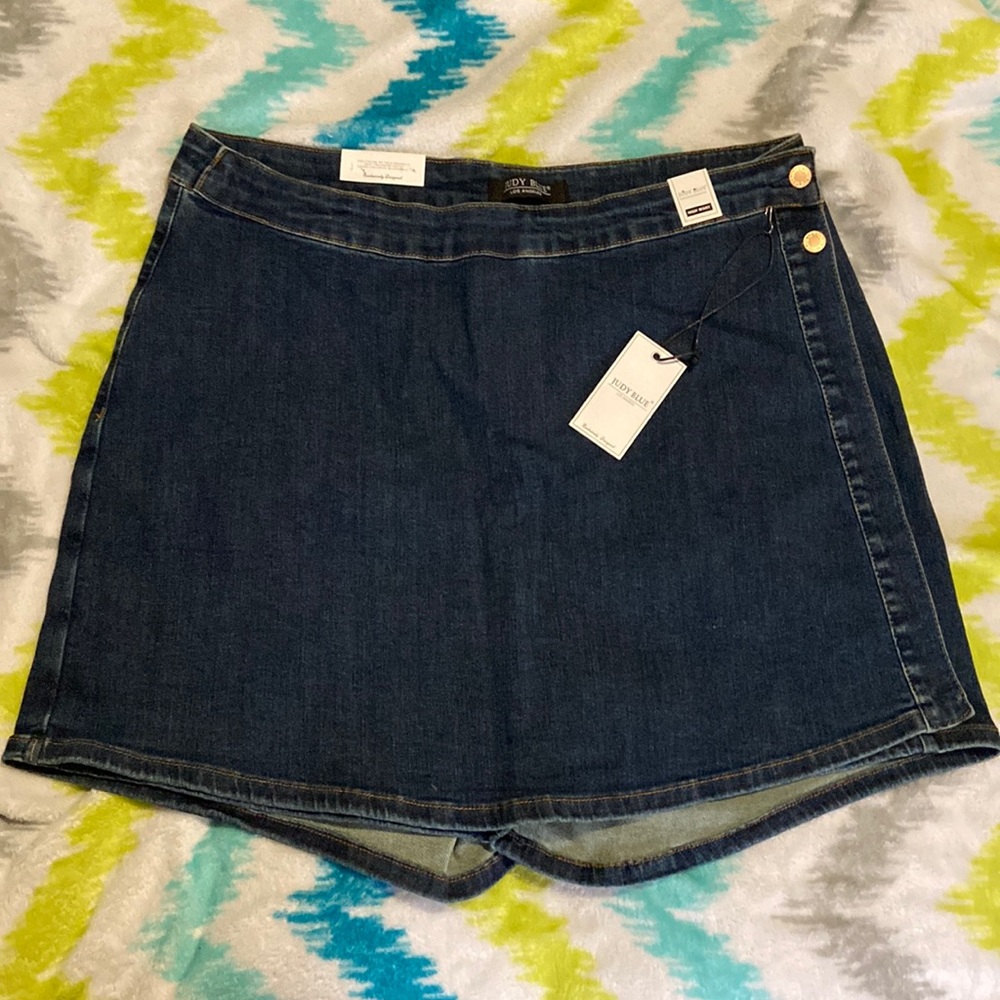 New with tags Judy Blue Skort